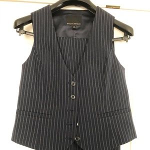 Banana republic navy pinstripe vest, NWOT